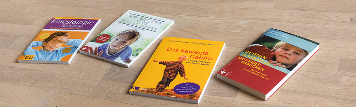 Literatur Evolutionspädagogik, 
- Koneberg/ Gramer-Rottler, Das bewegte Gehirn (2004)
- Koneberg/ Förder, Kinesiologie für Kinder (2009)
- Koneberg/ Gramer-Rottler, Verkannte Genies (2010)
- Koneberg/ Gramer-Rottler, Die sieben Sicherheiten, die Kinder brauchen (2012)
- Koneberg/ Gramer-Rottler, Kindgerecht lernen mit der Evolutionspädagogik (2014)
